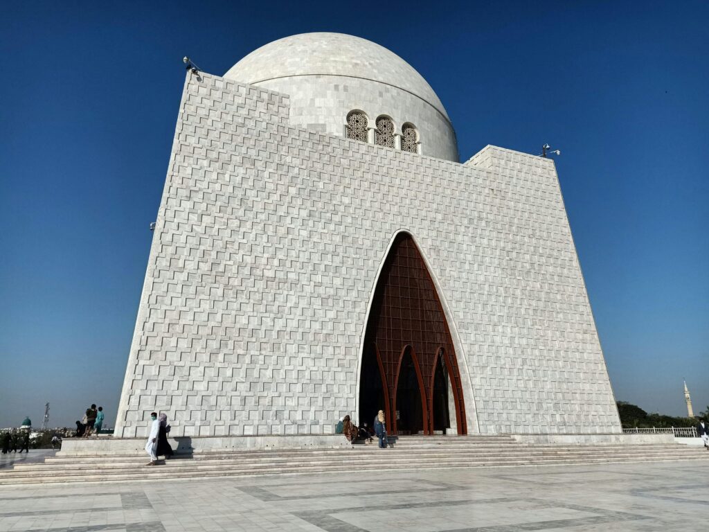 A stunning view of the iconic Quaid-e-Azam Mausoleum in Karachi, blending modern and classic architecture.